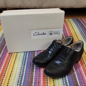 Clarks Women's Classic Black Leather Oxfords